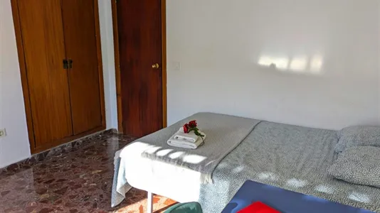 Rooms in Paterna - photo 5