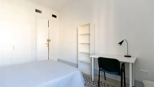 Rooms in Granada - photo 4