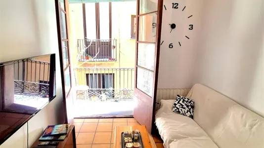 Rooms in Barcelona Ciutat Vella - photo 2