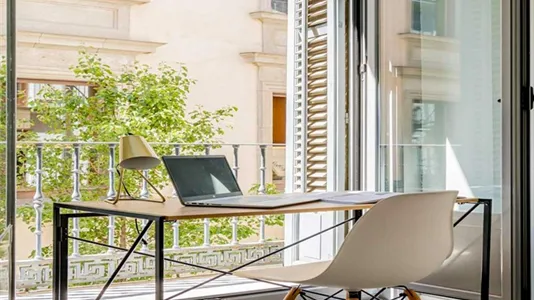 Rooms in Madrid Centro - photo 8