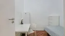 Room for rent, Lisbon (region), &lt;span class=&quot;blurred street&quot; onclick=&quot;ProcessAdRequest(8336913)&quot;&gt;&lt;span class=&quot;hint&quot;&gt;See streetname&lt;/span&gt;[xxxxxxxxxxxxx]&lt;/span&gt;