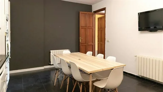 Rooms in Madrid Chamberí - photo 2