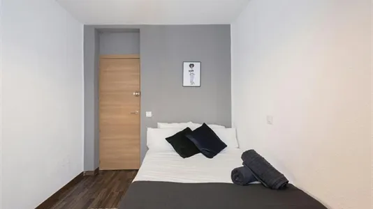 Rooms in Madrid Centro - photo 2