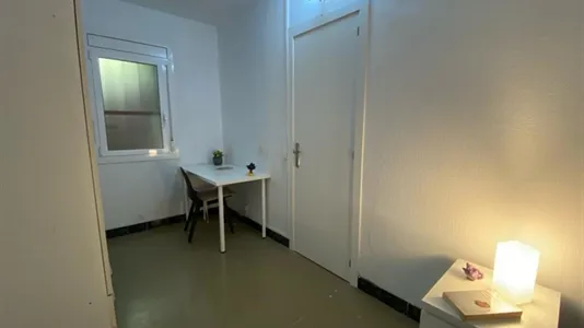 Rooms in Sabadell - photo 9