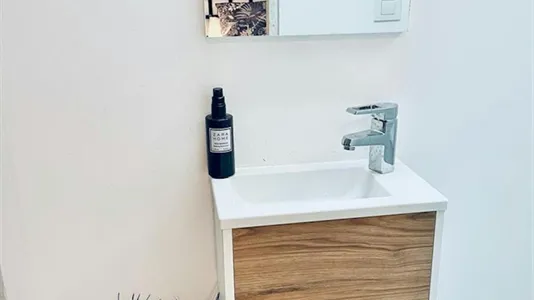 Rooms in Madrid Centro - photo 5