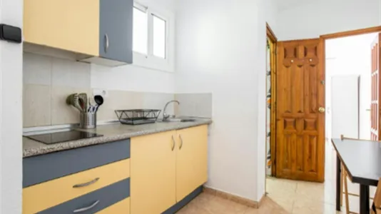 Rooms in Barcelona Ciutat Vella - photo 9