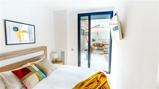 Rooms in Barcelona Sants-Montjuïc - photo 9