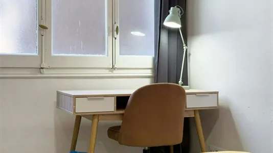 Rooms in Barcelona Ciutat Vella - photo 4