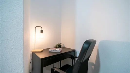 Rooms in Valencia Extramurs - photo 5