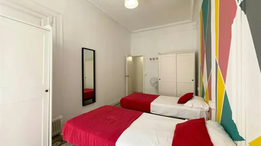 Rooms in Barcelona Ciutat Vella - photo 4