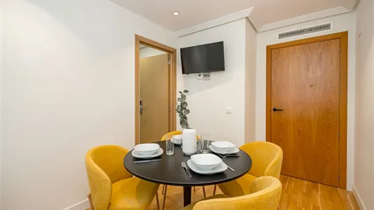 Rooms in Madrid Chamartín - photo 9