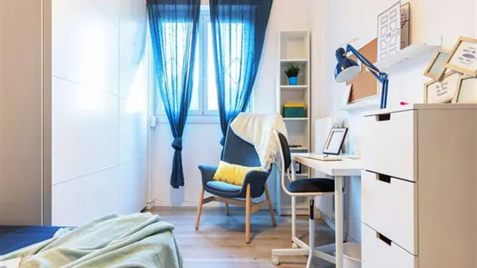 Rooms in Milano Zona 8 - Fiera, Gallaratese, Quarto Oggiaro - photo 4