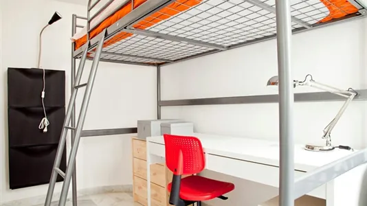 Rooms in Roma Municipio II – Parioli/Nomentano - photo 4