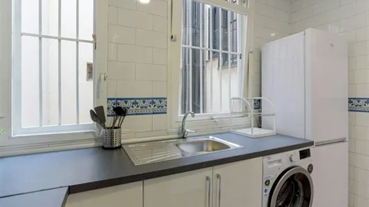 Rooms in Madrid Centro - photo 9