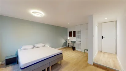 Room for rent in Nanterre, Île-de-France