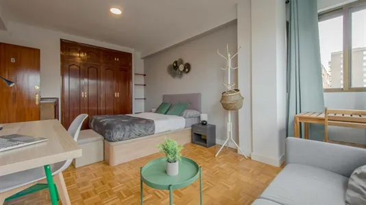 Rooms in Madrid Retiro - photo 6
