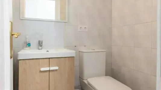 Rooms in el Camí de Vera - photo 7