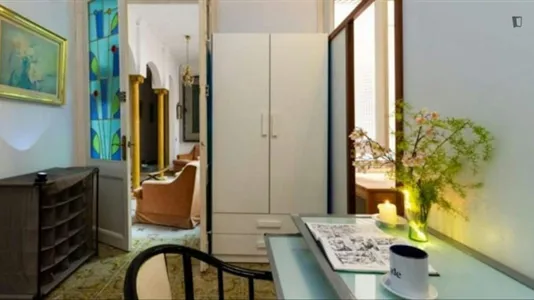 Rooms in Barcelona Ciutat Vella - photo 8