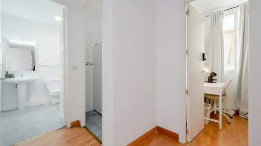 Rooms in Madrid Centro - photo 6