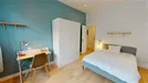 Room for rent, Lille, Hauts-de-France, &lt;span class=&quot;blurred street&quot; onclick=&quot;ProcessAdRequest(8833699)&quot;&gt;&lt;span class=&quot;hint&quot;&gt;See streetname&lt;/span&gt;[xxxxxxxxxxxxx]&lt;/span&gt;