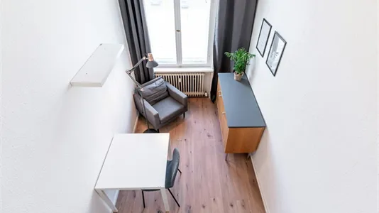 Rooms in Berlin Mitte - photo 9