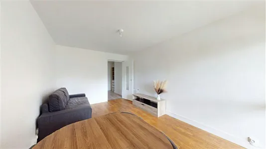 Apartments in Lyon - photo 2