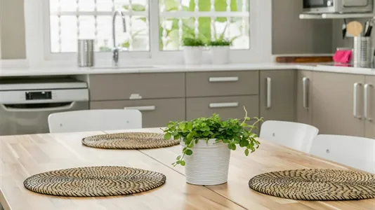 Rooms in El Prat de Llobregat - photo 4