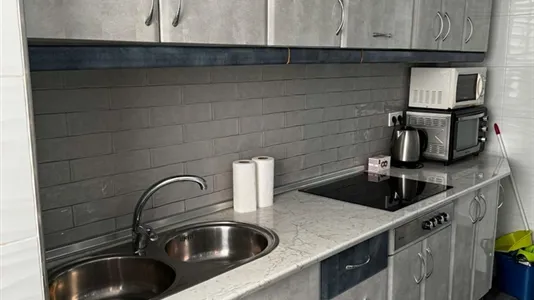 Rooms in Málaga - photo 4