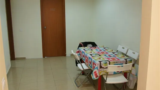 Rooms in Barcelona Ciutat Vella - photo 9