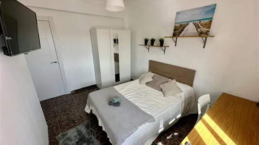 Rooms in Zaragoza - photo 2
