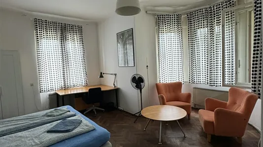 Rooms in Besnica - photo 1