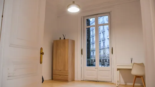 Rooms in Barcelona Eixample - photo 5
