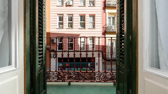 Rooms in Madrid Centro - photo 5