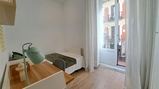 Rooms in Madrid Centro - photo 6