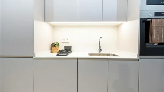 Rooms in Madrid Retiro - photo 10