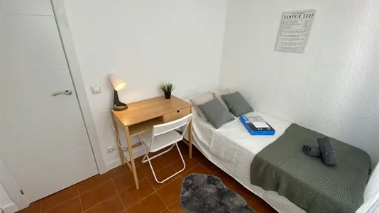 Rooms in Zaragoza - photo 2