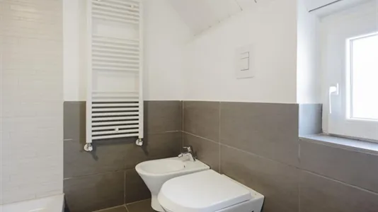 Rooms in Roma Municipio VI – Roma Delle Torri - photo 10