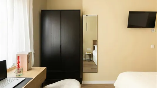 Rooms in Madrid Chamberí - photo 9