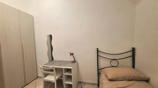 Rooms in Napoli Municipalità 2 - photo 2