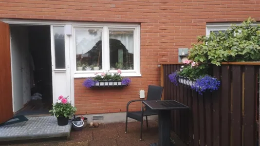 Houses in Angered - photo 11