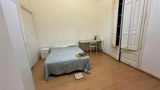 Rooms in Barcelona Eixample - photo 4