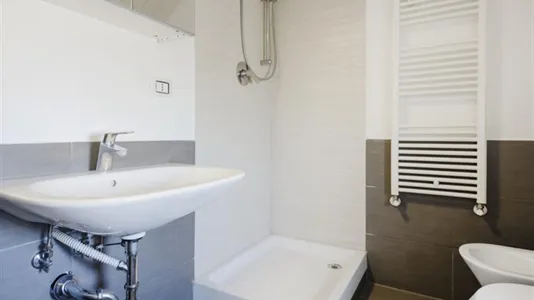 Rooms in Roma Municipio VI – Roma Delle Torri - photo 10