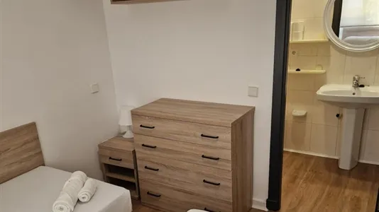 Rooms in Bami - photo 4