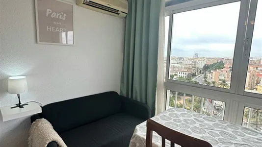 Rooms in Málaga - photo 10