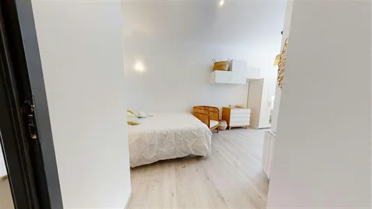 Rooms in Lyon - photo 2