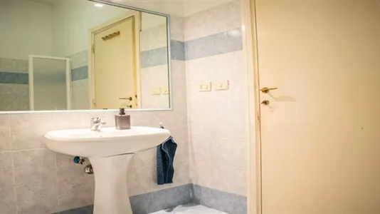 Rooms in Roma Municipio II – Parioli/Nomentano - photo 10