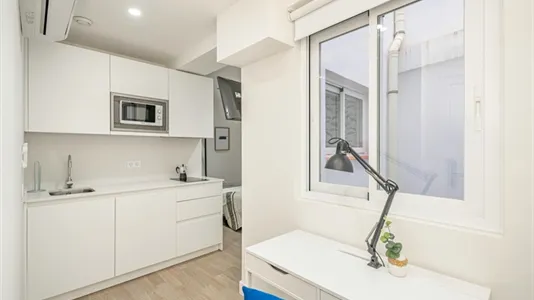 Rooms in Málaga - photo 8