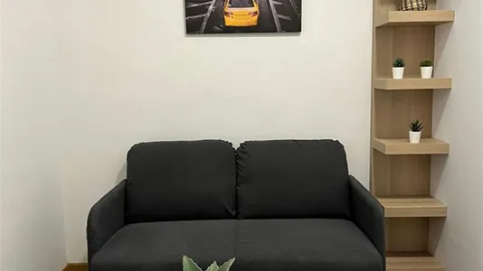 Rooms in Barcelona Eixample - photo 2