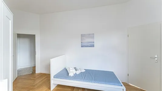 Rooms in Berlin Friedrichshain-Kreuzberg - photo 2