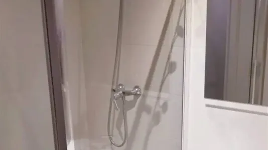 Rooms in Barcelona Eixample - photo 10